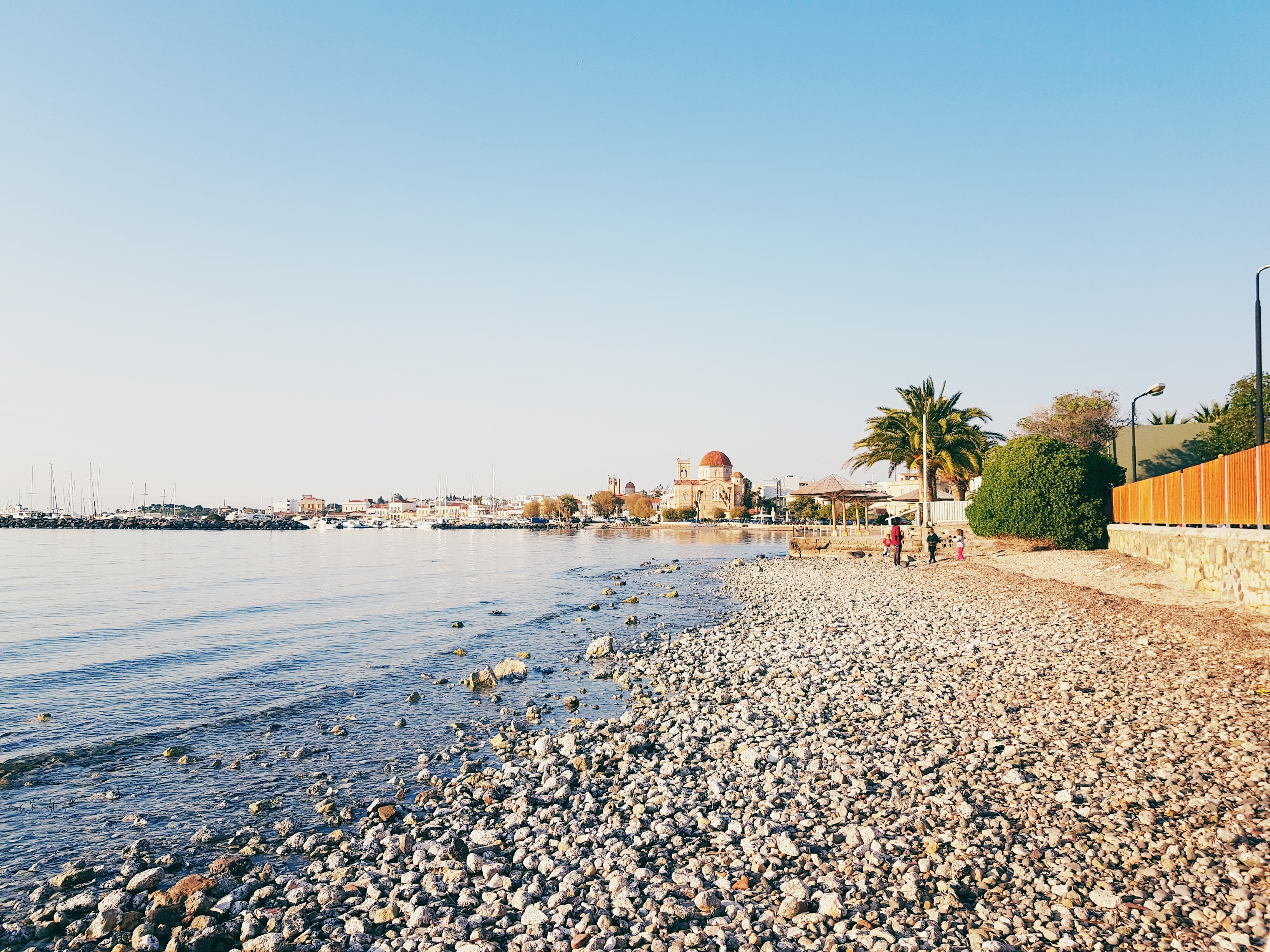 Η παραλία στο Ακρογιάλι, όπως δεν έχουμε συνηθήσει να την βλέπουμε!